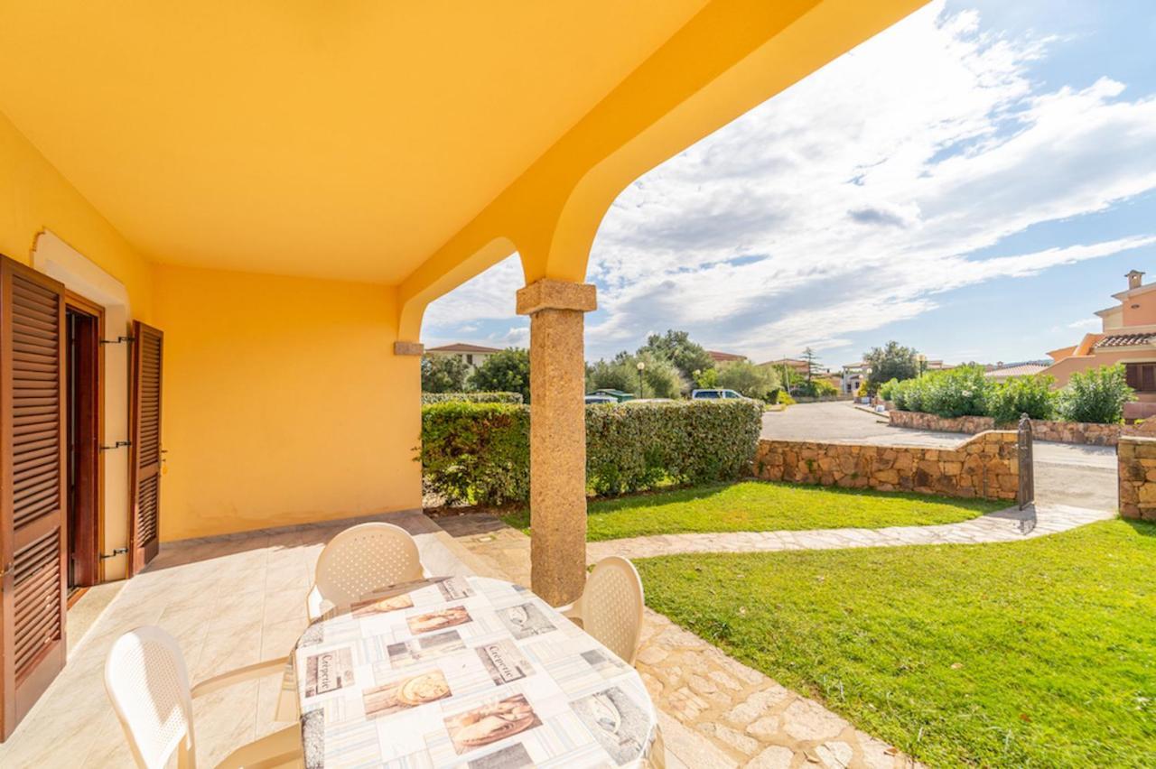 Iss Travel, Ambra Apartments - 800 M From La Cinta Beach San Teodoro  Buitenkant foto