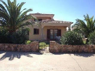 Iss Travel, Ambra Apartments - 800 M From La Cinta Beach San Teodoro  Buitenkant foto