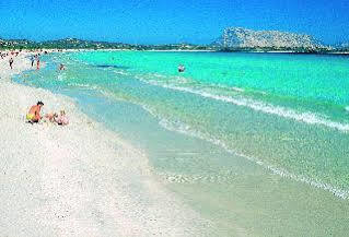 Iss Travel, Ambra Apartments - 800 M From La Cinta Beach San Teodoro  Buitenkant foto